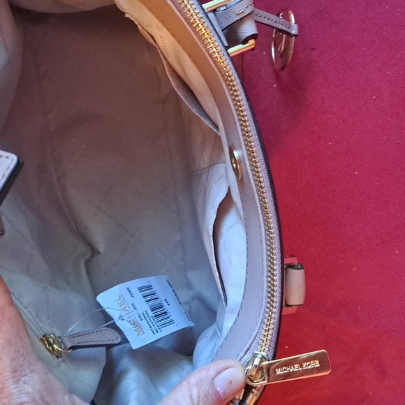 Michael Kors Soft Fawn Pink  Sachel/Crossbody NEW - Picture 11 of 16